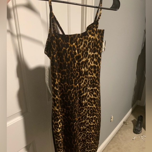 Almost Famous Leopard Print Dress NWT Animal Cheetah Bodycon Fitted Short Sexy - Picture 2 of 10